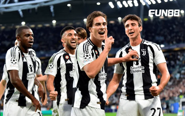 Juventus là cái tên được giới chuyên gia đánh giá cao tại trận lượt về với PSV