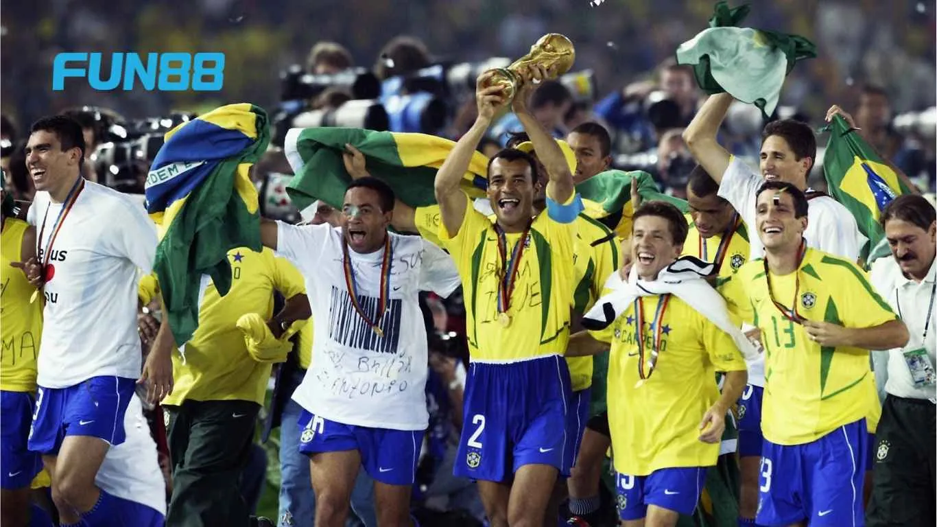 Brazil lên ngôi bằng sự kết hợp giữa kỹ thuật và thực dụng