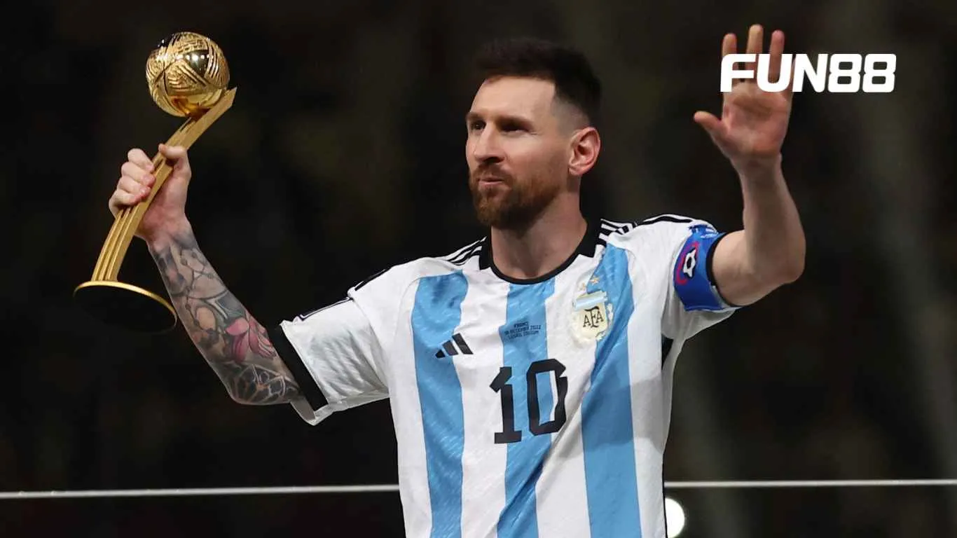 Messi nhận Quả bóng vàng thứ hai tại World Cup 2022
