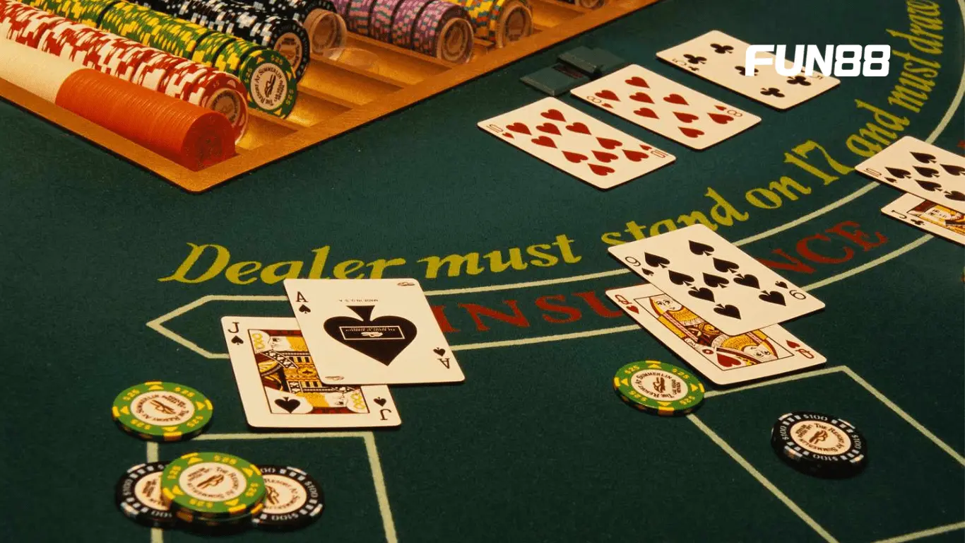 Bạn cần biết điểm dừng hoặc bốc tiếp khi chơi Blackjack để tăng cơ hội chiến thắng